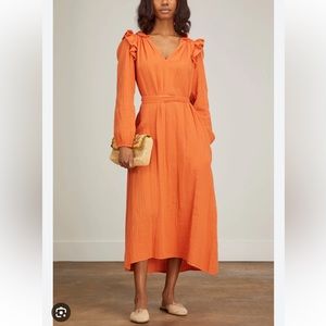 Xirena Kaya in orange